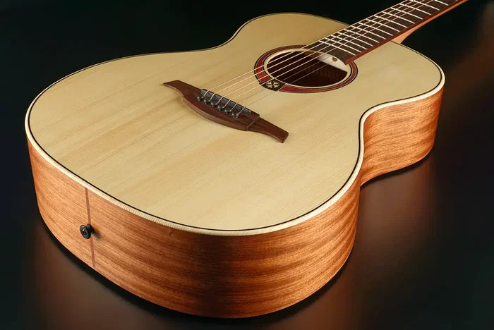 LAG Guitare Acoustique Tramontane 70 Auditorium Naturelle Table Épicéa Massif Caque, 650mm, 20 Frettes, Satiné LAG Guitare Acoustique Tramontane 70 Auditorium Naturelle Table Épicéa Massif Caque, 650mm, 20 Frettes, Satiné