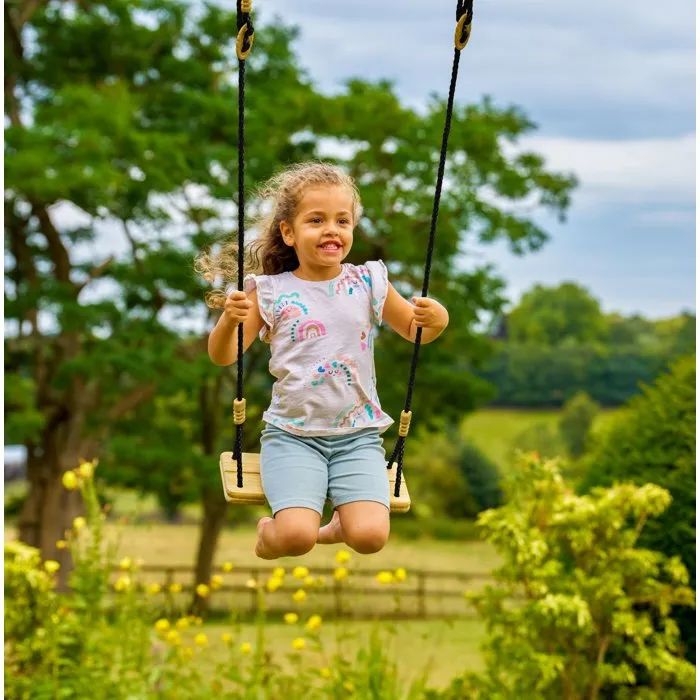 TP TOYS Balançoire en bois avec cordes noires pour enfants dès 3 ans, Hauteur de portique 190-250 cm, Assise confortable et durable