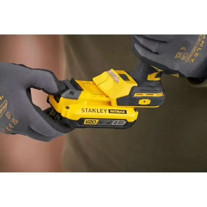 Stanley Fatmax SFMCF830D2K-QW Visseuse à chocs sans fil 18V Brushless - Couple 203 Nm - 2 Batteries 2 Ah & Chargeur & Mallette de Transport