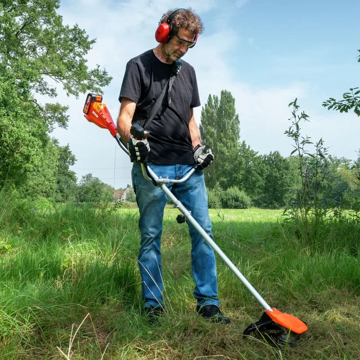 Dual Power POWDPG75510 - Débroussailleuse sans fil 40 V - Largeur de coupe 33 cm (330 mm) avec bobine - Tondeuse et coupe-bordures Powerplus