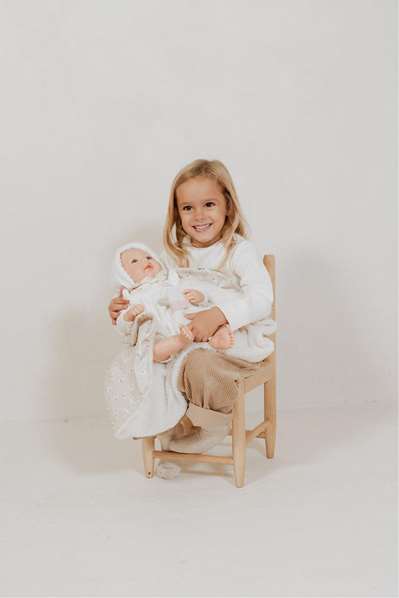 Muñecas Arias Reborn Camila - Poupée Reborn Arias 45 cm beige avec couverture et doudou, en espagnol Muñecas Arias Reborn Camila - Poupée Reborn Arias 45 cm beige avec couverture et doudou, en espagnol