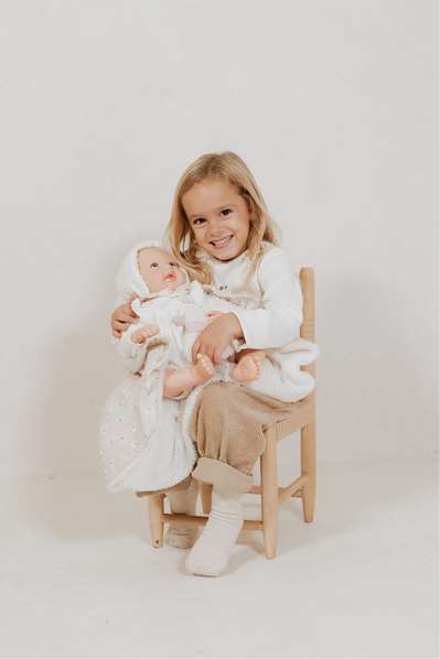 Muñecas Arias Reborn Camila - Poupée Reborn Arias 45 cm beige avec couverture et doudou, en espagnol Muñecas Arias Reborn Camila - Poupée Reborn Arias 45 cm beige avec couverture et doudou, en espagnol