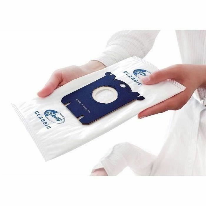 Philips Lot de 4 sacs aspirateur S-bag® Classique longue performance FC8021/03 Philips Lot de 4 sacs aspirateur S-bag® Classique longue performance FC8021/03