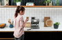Sage SES880BSS4EEU1 Cafetière Barista Touch™ - Cafetière Espresso avec Moulin Intégré, Ecran Tactile et Texturisation Automatique du Lait - Compacte