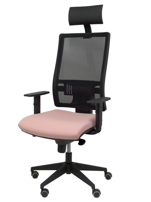 Silla de oficina Horna con mecanismo Sincro tapizada con Tela color Rosa pálido y malla color Negro. Equipada con lumbar 1D, Brazos 1D, Cabecero Fijo y Ruedas de parqué