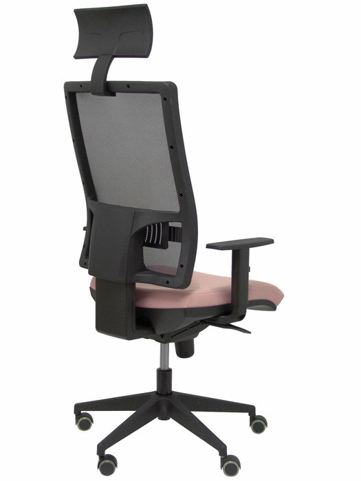 Silla de oficina Horna con mecanismo Sincro tapizada con Tela color Rosa pálido y malla color Negro. Equipada con lumbar 1D, Brazos 1D, Cabecero Fijo y Ruedas de parqué