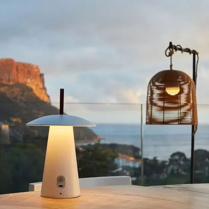 Lumisky FUNGY - Lampe de table sans fil LED blanc chaud en aluminium avec anse en cuir, Hauteur 29 cm