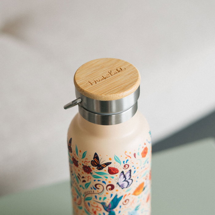ERIK Gourde Isotherme en Acier Inox 500ml à Design Frida Kahlo, Double Paroi, Conservation 12h Chaud/24h Froid, Bouchon Bois, Sans BPA