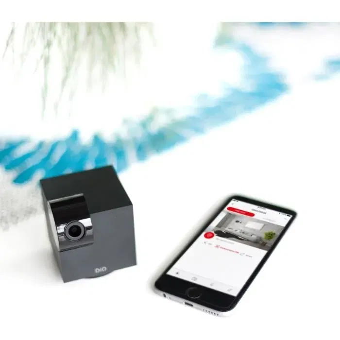 Dio Connected Home DIOCAM-RI01 - Caméra de surveillance intérieure Wi-Fi rotative HD 1080P avec vision nocturne et détection de mouvement