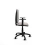 Chaise de bureau Aýna avec mécanisme de contact permanent de base, rembourrée en simili cuir blanc. Équipée d'une base en polyamide noir, d'accoudoirs 1D et de roulettes pour parquet