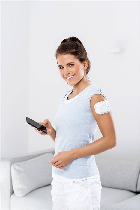 Beurer EM-70 Electrostimulateur TENS/EMS Numérique Sans Fil avec Télécommande - 19 Programmes pour Traitement de la Douleur, Stimulation et Massage
