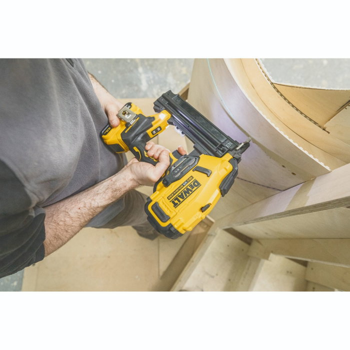 DeWalt DCN210SD2-QW Cloueur à pointes sans fil 18V/2Ah DeWalt DCN210SD2-QW Cloueur à pointes sans fil 18V/2Ah