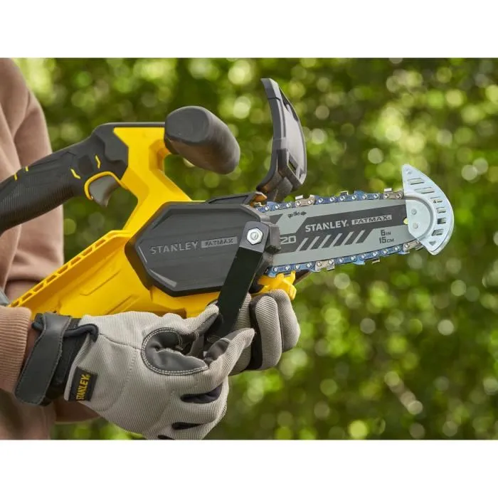 Stanley Fatmax SFMCPS415B-XJ - Tronçonneuse d'élagage sans fil 18V avec chaîne de 15cm - Légère (2kg) pour petits travaux de jardinage