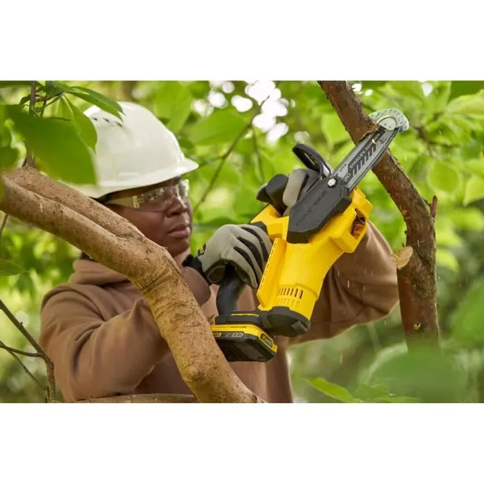 Stanley Fatmax SFMCPS415B-XJ - Tronçonneuse d'élagage sans fil 18V avec chaîne de 15cm - Légère (2kg) pour petits travaux de jardinage