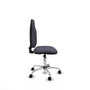 Chaise de bureau Algarra avec mécanisme de contact permanent de base, recouverte de tissu gris foncé. Équipée d'une base chromée, sans accoudoirs et de roulettes pour parquet.
