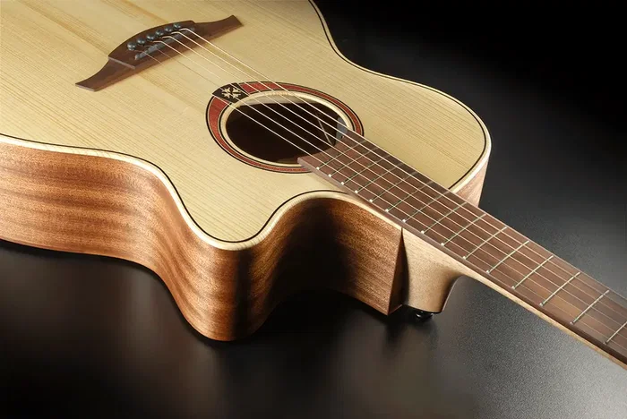 LAG Tramontane 70 A/E Guitare Folk Électroacoustique Auditorium Cutaway Table Épicéa Massif Naturel LAG Tramontane 70 A/E Guitare Folk Électroacoustique Auditorium Cutaway Table Épicéa Massif Naturel