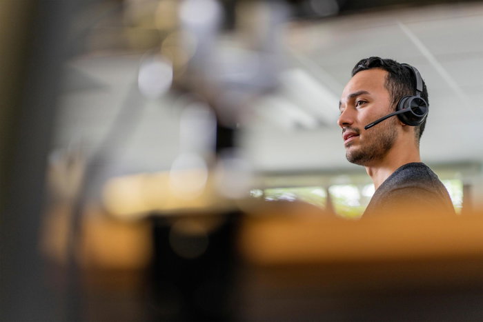 Poly Voyager 4320 MS Micro-casque Certifié Microsoft Teams avec Dongle BT700 Noir Poly Voyager 4320 MS Micro-casque Certifié Microsoft Teams avec Dongle BT700 Noir