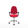 Chaise de bureau Algarra avec mécanisme de contact permanent de base, recouverte de tissu rouge. Équipée d'une base chromée, d'accoudoirs 2D et de roulettes en nylon de 50 mm.