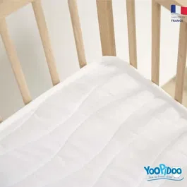 Yoopidoo Matelas Bébé Climatisé 60x120 cm, 2 faces (Été fraîche et Hiver ouatinée), Sans traitement chimique, Tissu microfibre, Forme coffre