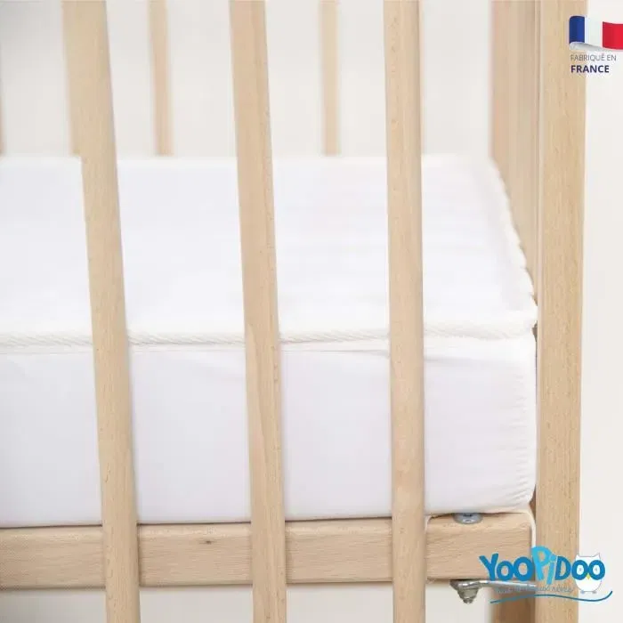 Yoopidoo Matelas Bébé Climatisé 60x120 cm, 2 faces (Été fraîche et Hiver ouatinée), Sans traitement chimique, Tissu microfibre, Forme coffre