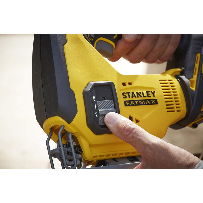 Stanley Fatmax Scie sauteuse sans fil SFMCS600B-XJ 18V Stanley Fatmax Scie sauteuse sans fil SFMCS600B-XJ 18V
