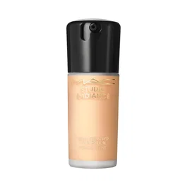 MAC Studio Radiance Fond de teint liquide & sérum 2-en-1 NW25