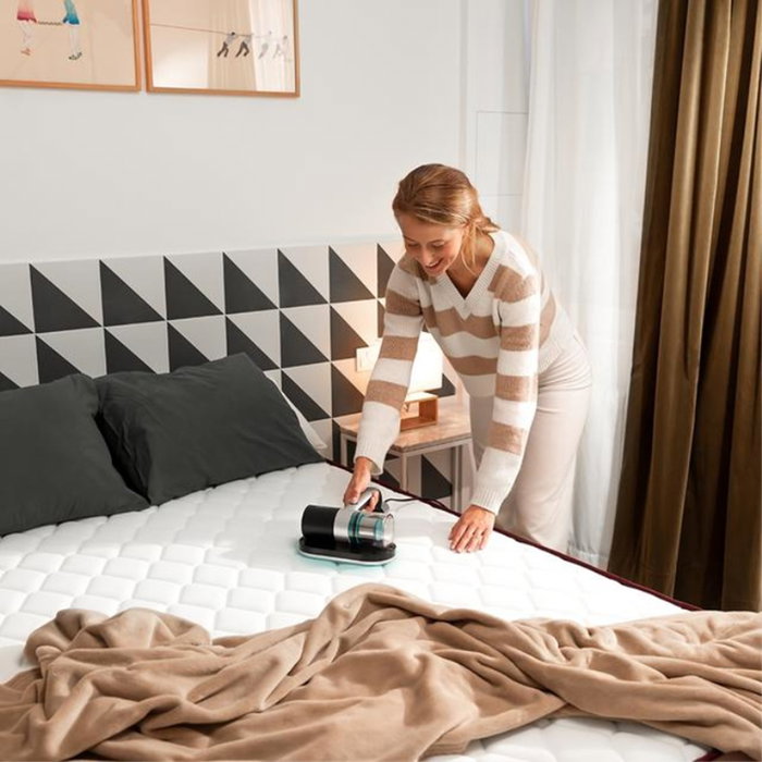 Cecotec Conga Rockstar 3000 Aspirateur à Matelas et Tissus d'ameublement 300W 10kPa avec lumière UV-C et brosse motorisée, noir/argent/turquoise