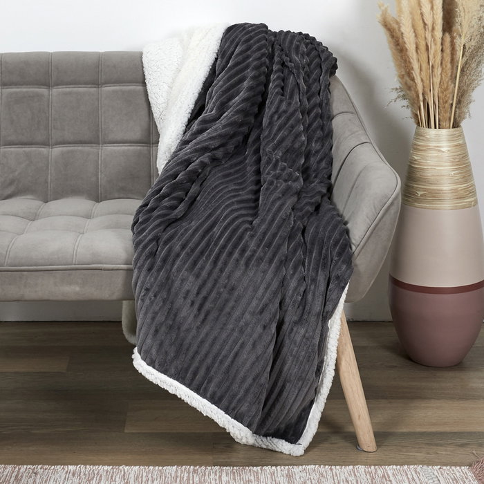 Home Deco Factory Couverture en Flanelle Grise 180x220 cm Home Deco Factory Couverture en Flanelle Grise 180x220 cm