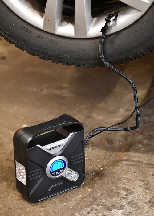 Precision Steel Compresseur 12V programmable 7 bars - 120W, affichage digital, débit 25L/min, LED pour pneus auto moto vélo Precision Steel Compresseur 12V programmable 7 bars - 120W, affichage digital, débit 25L/min, LED pour pneus auto moto vélo