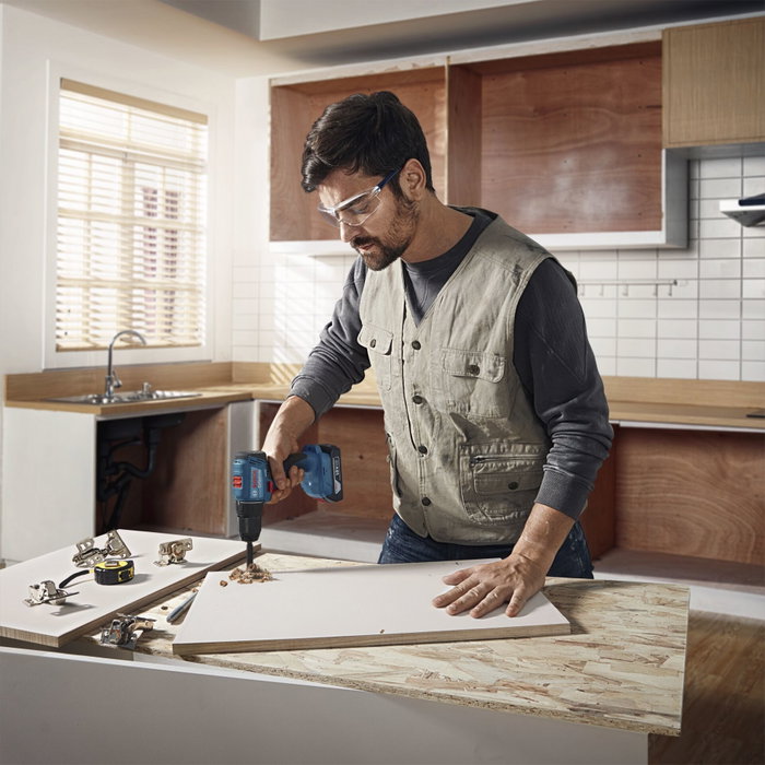 Bosch GSR 18V-45 Perceuse-visseuse sans fil Professional, 2x 2,0Ah, 82 accessoires, L-Case