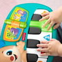 Fisher-Price Piano Perrito Ríe y Aprende JMM47 - Piano d'éveil électronique avec lumières, sons et phrases éducatives (Anglais, Français, Allemand, Espagnol)