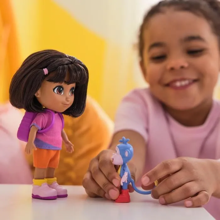 Spin Master Poupée Dora l'Exploratrice 15 cm avec Figurine Babouche et Sac à Dos - Jeu pour Enfant dès 3 Ans