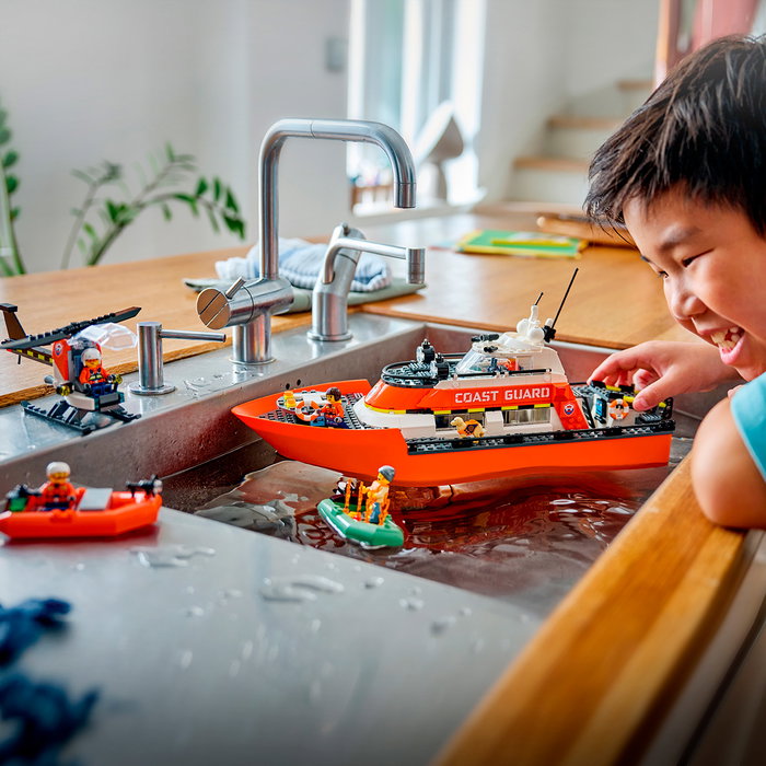 LEGO City Le Bateau de Sauvetage et l'Hélicoptère des Garde-Côtes 60504