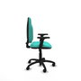 Chaise de bureau Algarra avec mécanisme Contact permanent de base, revêtue de similicuir turquoise. Équipée d'un piètement en polyamide noir, d'accoudoirs 2D et de roulettes en nylon de 50 mm
