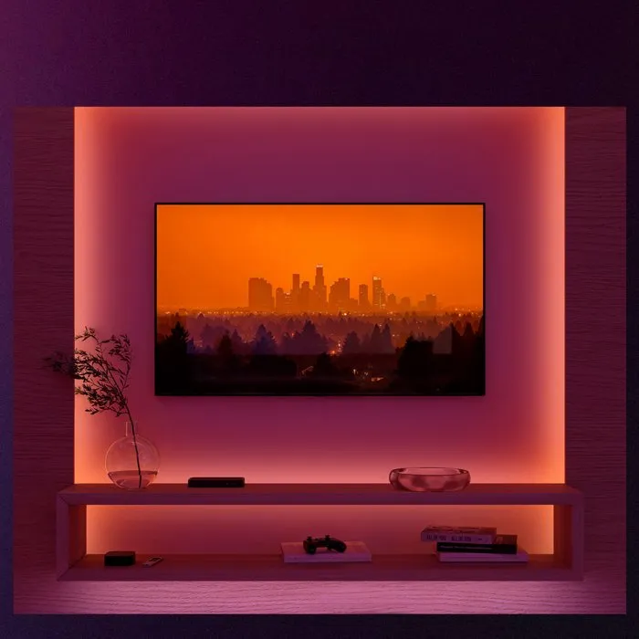 Philips Hue - Ruban LED Flux - 10 mètres - ChromaSync - Éclairage intelligent coloré et blanc intense (jusqu'à 1200 lumens)