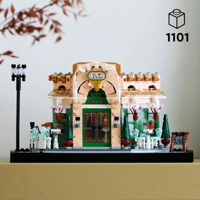 LEGO Icons 10362 Le Café Français - Décoration Parisienne pour Étagère - Set de Construction pour Adultes