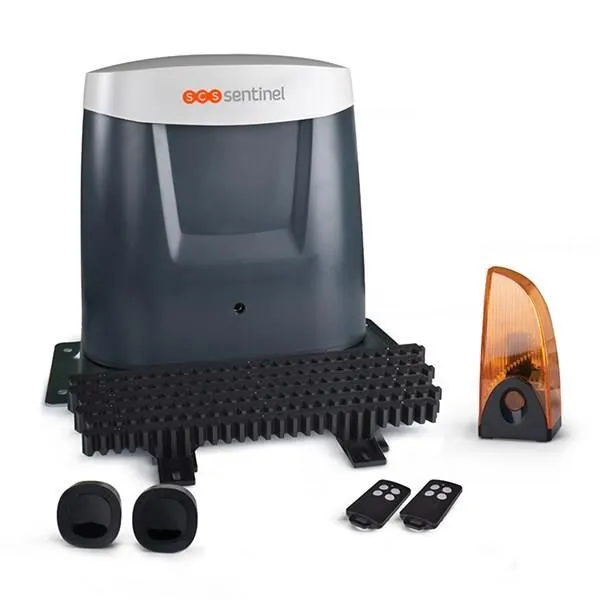 SCS Sentinel OpenGate 3 - Kit moteur de portail coulissant 24V, jusqu'à 5 m et 500 kg avec crémaillères et télécommandes SCS Sentinel OpenGate 3 - Kit moteur de portail coulissant 24V, jusqu'à 5 m et 500 kg avec crémaillères et télécommandes