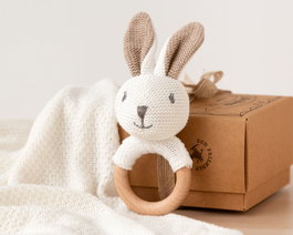 KioKids Anneau de dentition Lapin en bois et coton beige