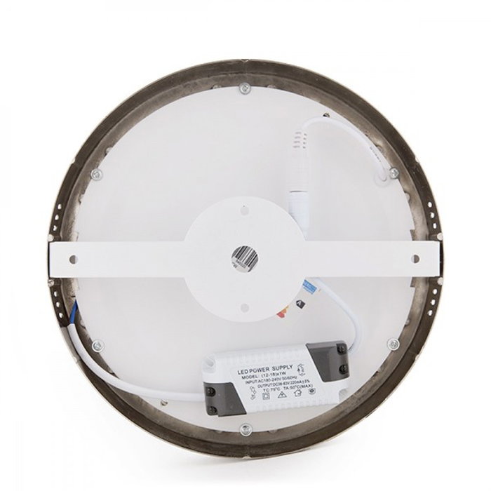 Plafonnier LED circulaire 18 W, 1 800 lm, 6 000 K, nickel satiné Plafonnier LED circulaire 18 W, 1 800 lm, 6 000 K, nickel satiné