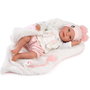 Poupée Reborn Nieves avec Poids 38 cm 10328 Guca - Camisette Blanche, Polo Rose, Bonnet, Couverture, Tétine