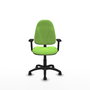 Chaise de bureau Algarra avec mécanisme de contact permanent de base, rembourrée de tissu couleur pistache. Équipée d'une base en polyamide noir, d'accoudoirs 2D et de roulettes pour parquet