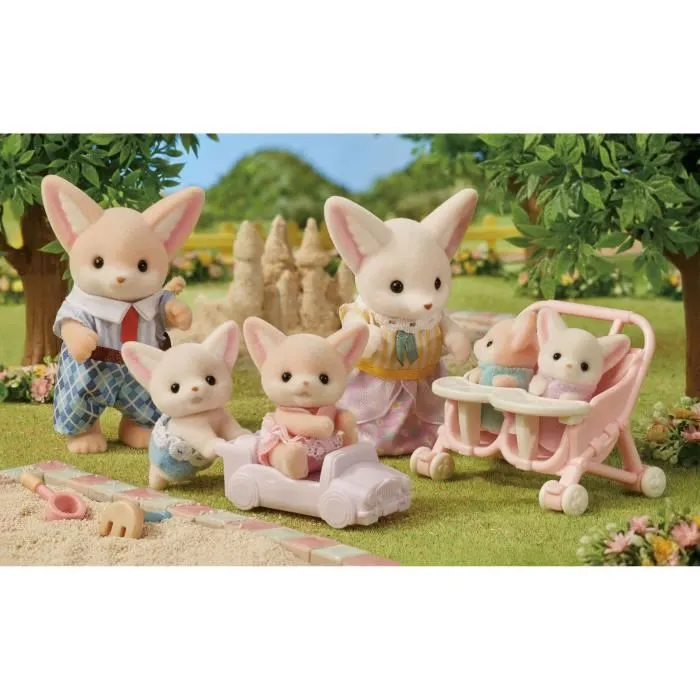 Sylvanian Families - Famille Fennec - Poupée Articulée avec 4 Personnages (Parents et Bébés), Habits Amovibles et Poussette Double - Jouet Enfant dès 3 Ans