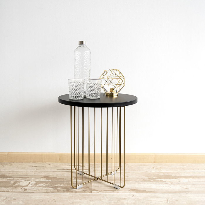 Vinthera Table d'appoint en acier Moa Doré 44x47,8 cm Vinthera Table d'appoint en acier Moa Doré 44x47,8 cm