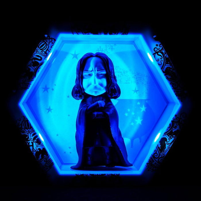 WOW STUFF WOW POD - Figure LED interactive Harry Potter Professor Snape - 3 piles AAA - Illumination UV et stickers - Collection WOW STUFF WOW POD - Figure LED interactive Harry Potter Professor Snape - 3 piles AAA - Illumination UV et stickers - Collection