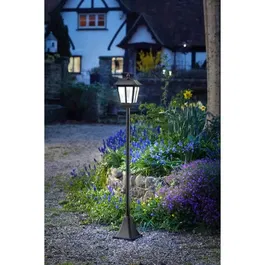 Smart Garden Lampadaire Solaire Metro 20 Lumens - Noir - 130 x 18 cm - Éclairage de Jardin Extérieur Automatique