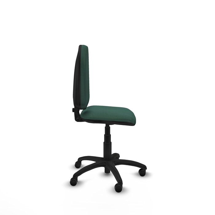 Chaise de bureau Aýna avec mécanisme de contact permanent de base, rembourrée de tissu vert bouteille. Équipée d'une base en polyamide noir, sans accoudoirs et de roulettes pour parquet