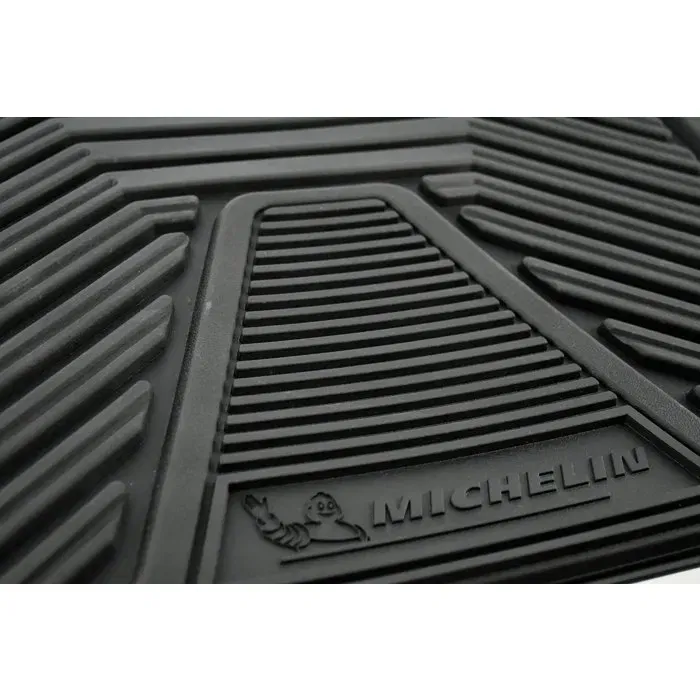 Michelin - Set de 4 Tapis Auto Universels en Caoutchouc Noir à Sillons - Protection Intérieure Voiture