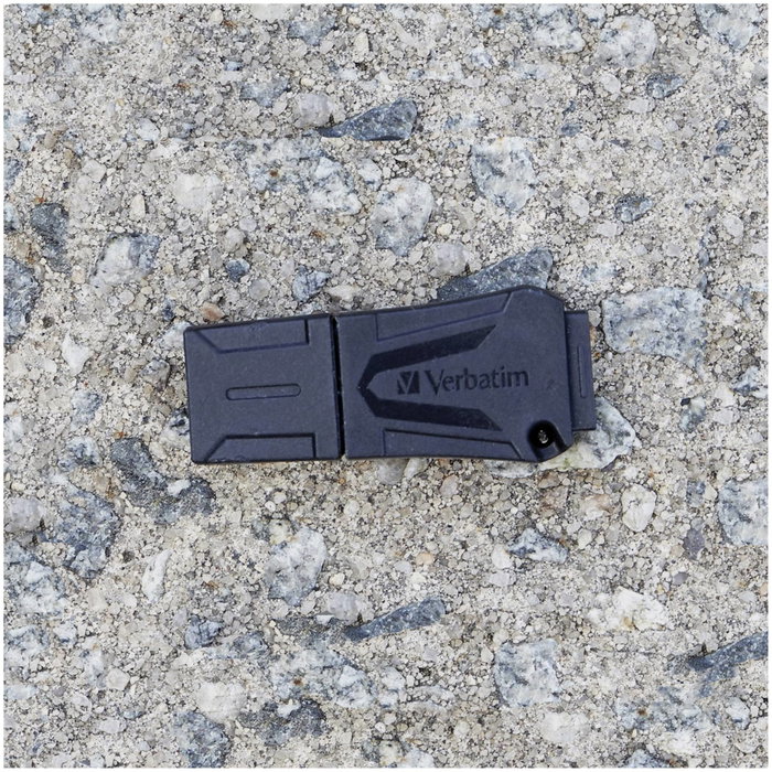 Verbatim ToughMAX 16 Go Clé USB 2.0 Noir