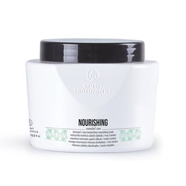 Light Irridiance Mascarilla Cabellos Dañados / Tratados Nourishing Essential Care 500ml