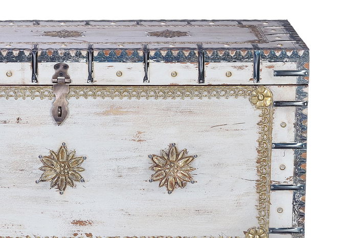 Giner y Colomer - Coffre de rangement en bois de manguier massif avec incrustations fer et bronze, finition blanc vieilli, 57 x 100 x 40 cm